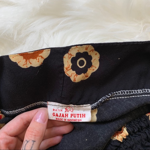 Gajah Putih Midi Dress - Picture 4 of 7